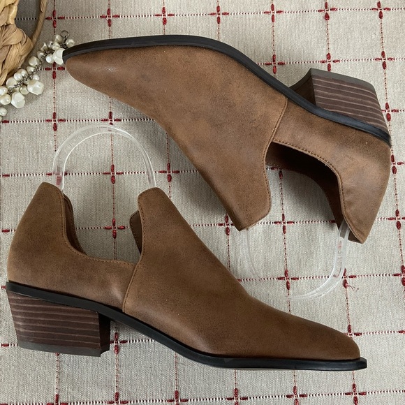 Chinese Laundry Brown Soft Leather “Focus” Bootie 38 US 7.5 Almond Toe NWOB - Picture 7 of 8